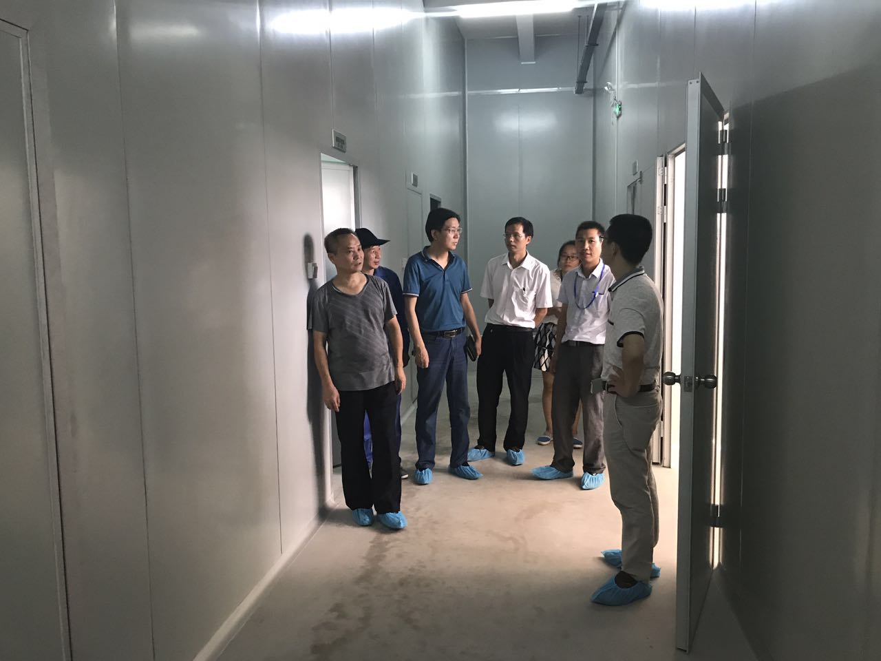 吉安市药监局王科长、胡科长，井开区李局长来康之康公司莅临指导工作