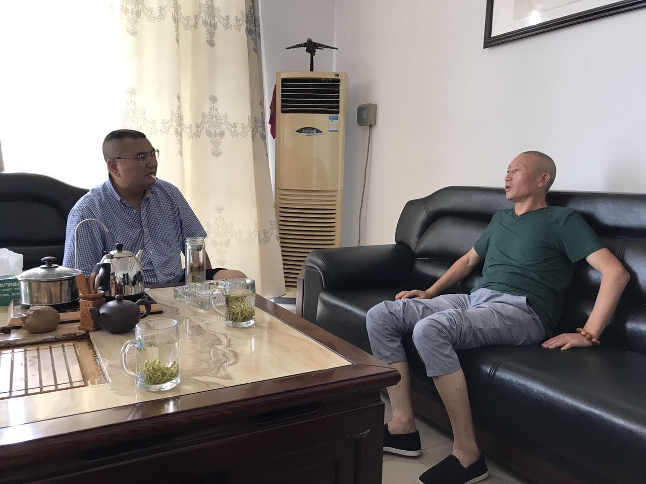 吴总和江西润泽药业有限公司廖总、刘总洽谈业务